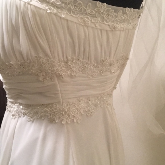 Wedding Dress Strapless Chiffon 2 / 4 - Picture 3 of 8